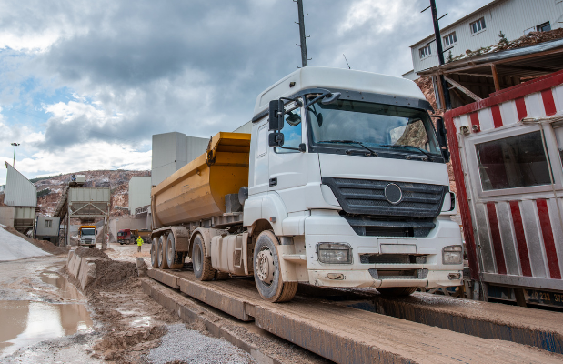 camion sur pont bascule